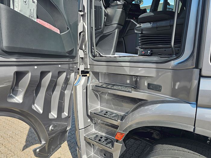 Bild 26 - Mercedes Arocs 2653 6x4 40 T/mtr. Autokran/Kranfahrzeug