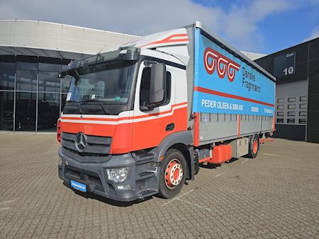 Mercedes Antos 1827, Presenning