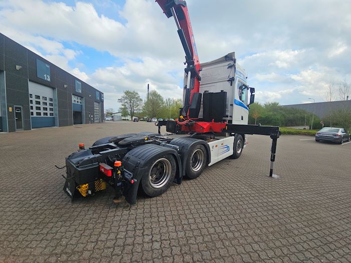 Image 5 - Scania S650 6x2 32 T/mtr. kran Crane