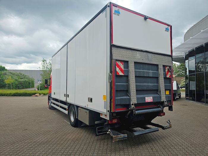 Image 3 - Volvo FM340 Closed box