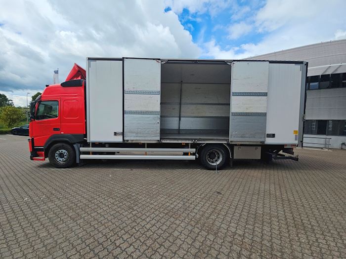 Image 18 - Volvo FM340 Closed box