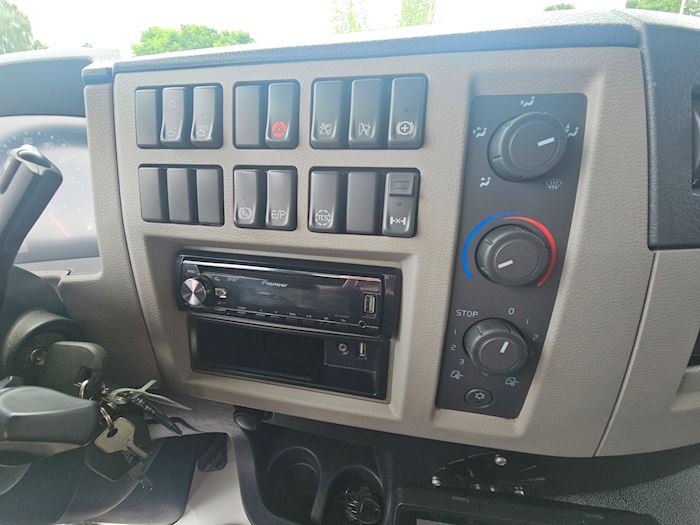 Image 24 - Volvo FE320 Fridge