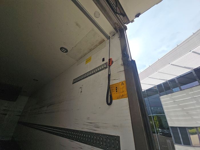 Image 12 - Volvo FE320 Fridge