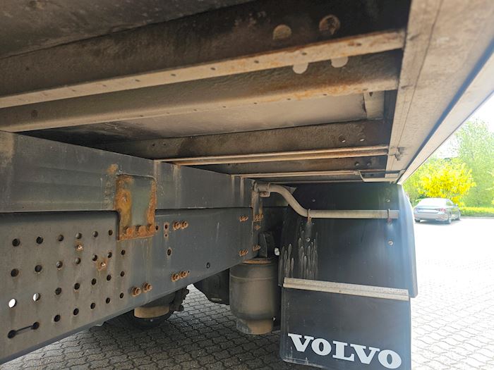 Image 16 - Volvo FE320 Fridge
