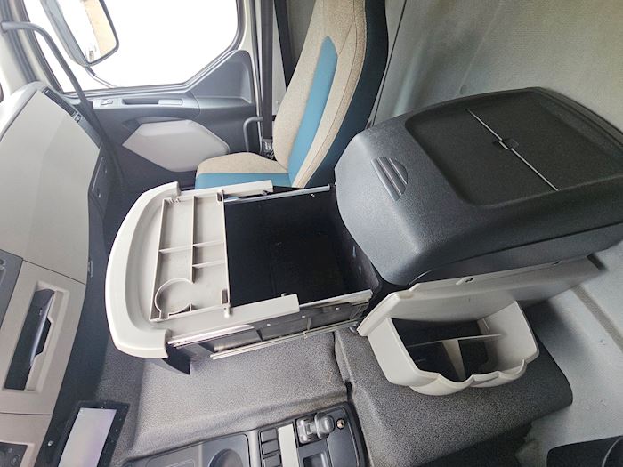 Image 22 - Volvo FE320 Fridge