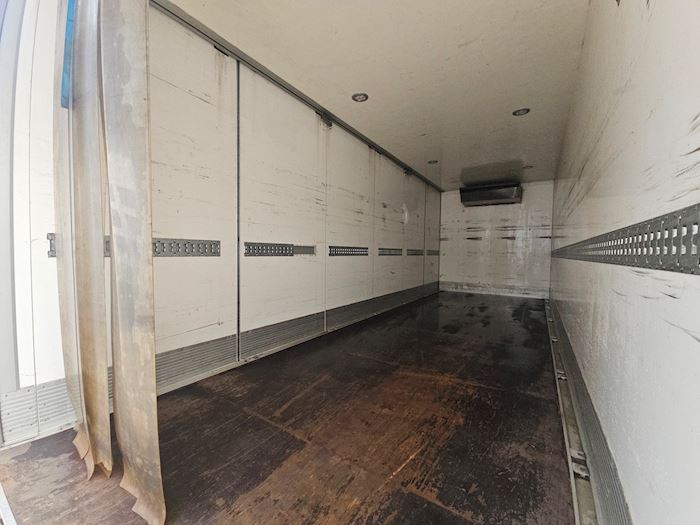 Image 13 - Volvo FE320 Fridge