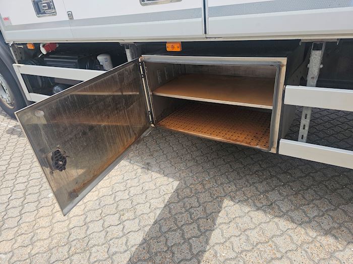 Image 17 - Volvo FE320 Fridge