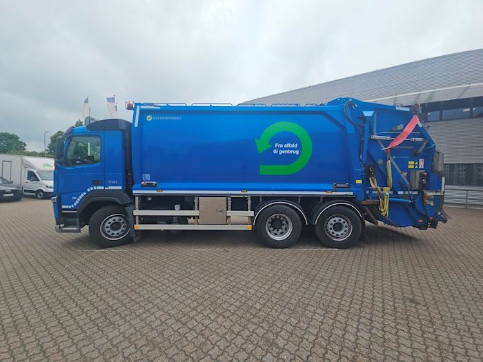 Image 5 - Volvo FM330 Refuse collection