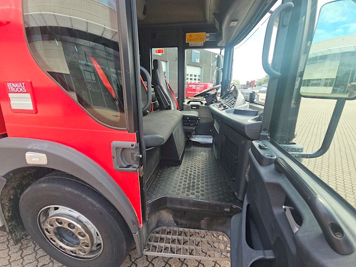 Image 17 - Renault D-Access Refuse collection