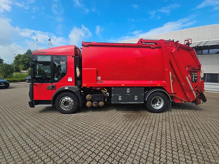 Image 2 - Renault D-Access Refuse collection