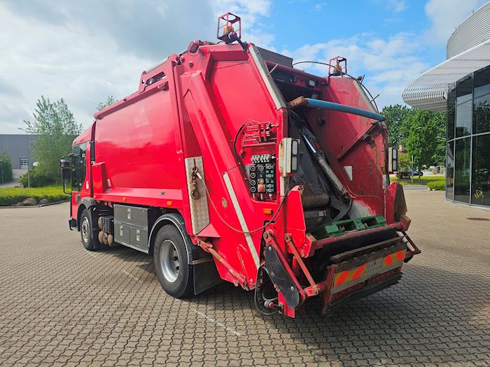 Image 3 - Renault D-Access Refuse collection