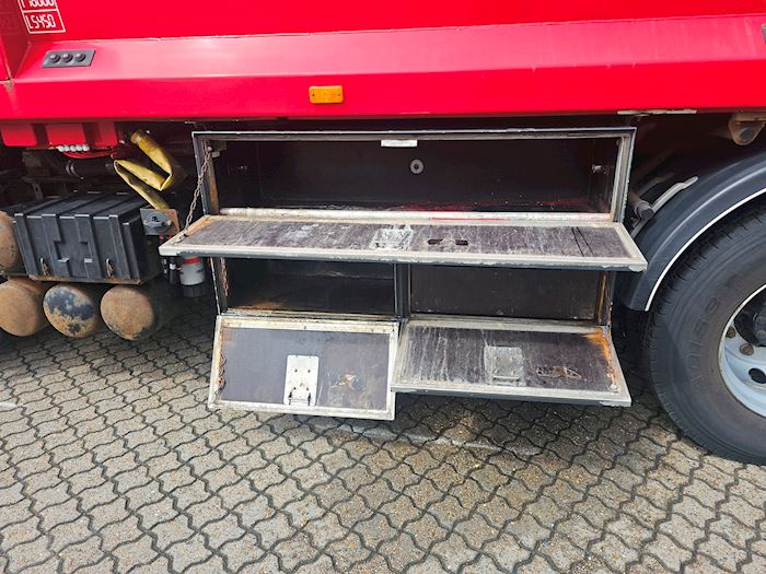 Image 13 - Renault D-Access Refuse collection