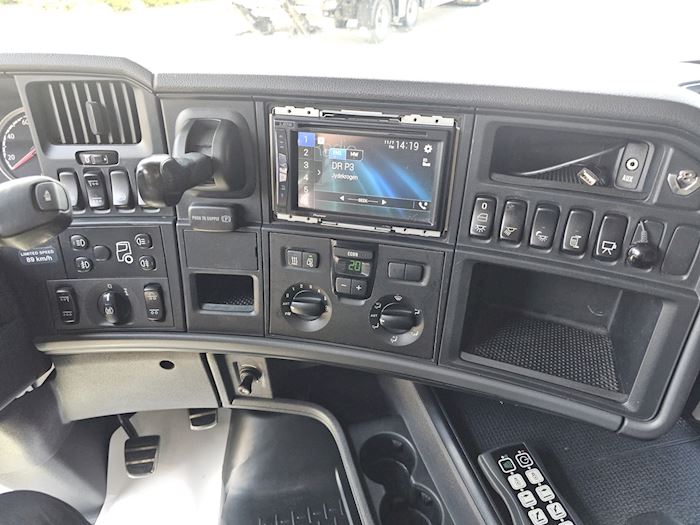 Image 16 - Scania R560 Hook lift