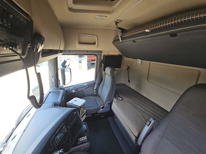 Image 10 - Scania R560 Hook lift