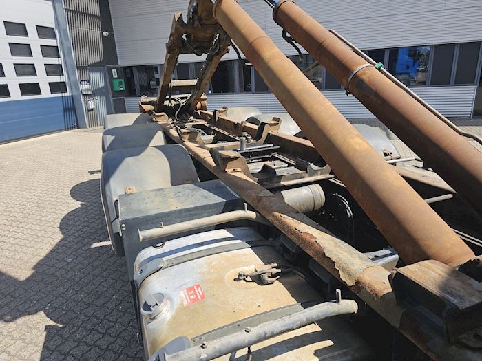 Image 14 - Scania R560 Hook lift
