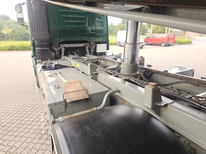 Bild 26 - Iveco Stralis 560 6x4 Abroller/Kran