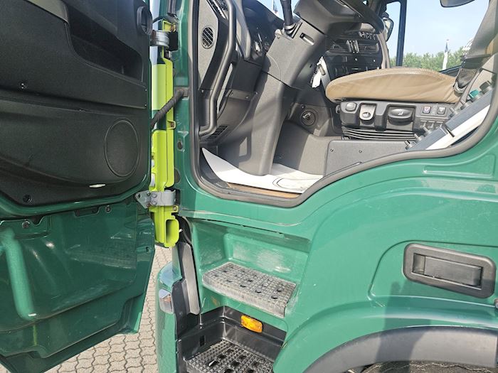 Bild 37 - Iveco Stralis 560 6x4 Abroller/Kran
