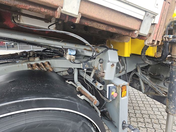 Bild 23 - Iveco Stralis 560 6x4 Abroller/Kran
