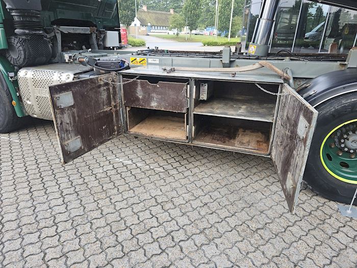 Bild 28 - Iveco Stralis 560 6x4 Abroller/Kran