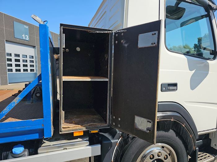 Bild 19 - Volvo FM330 6x2 Autotransporter