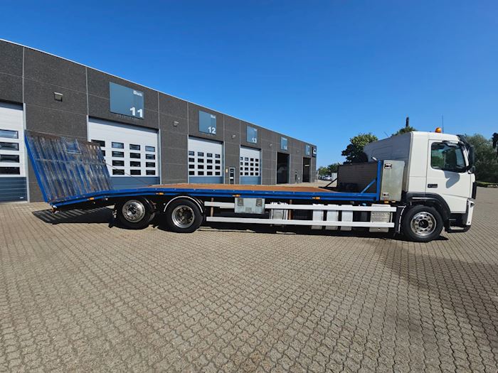 Bild 8 - Volvo FM330 6x2 Autotransporter
