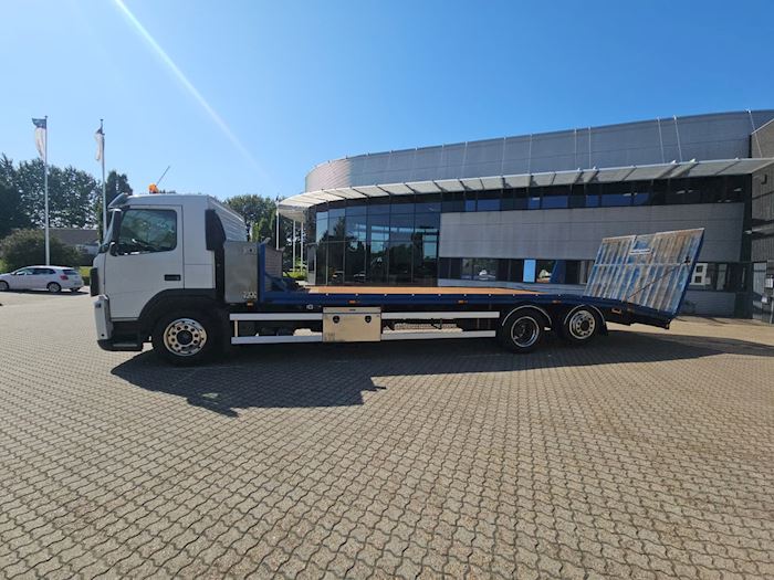 Bild 6 - Volvo FM330 6x2 Autotransporter