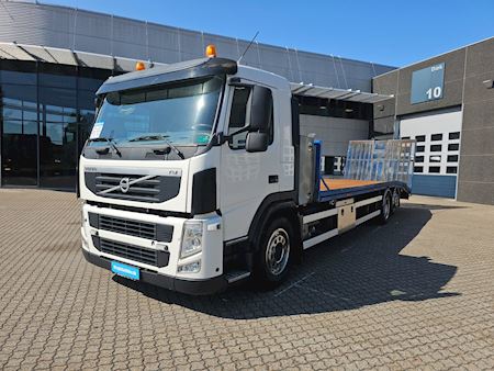 Volvo FM330 6x2, Knæklad