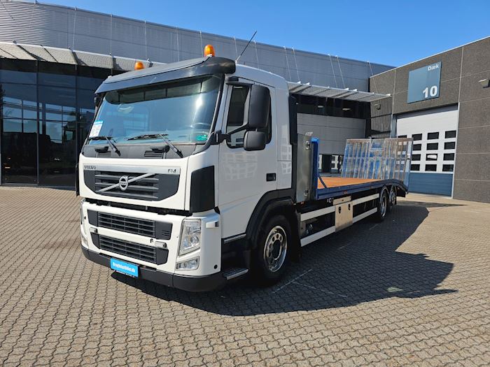 Bild 1 - Volvo FM330 6x2 Autotransporter