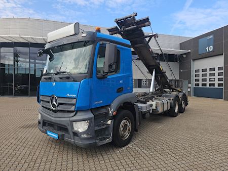 Mercedes Benz Antos 2546, Hejs