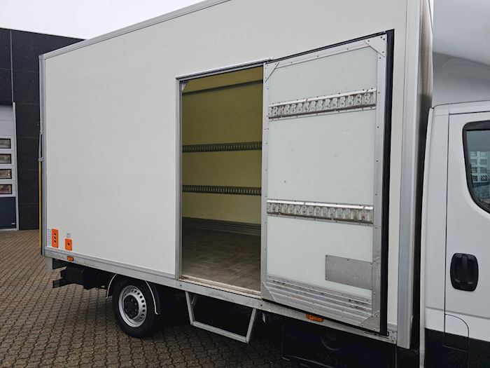 Image 7 - Iveco Daily 3,0 8 Pallers Closed box