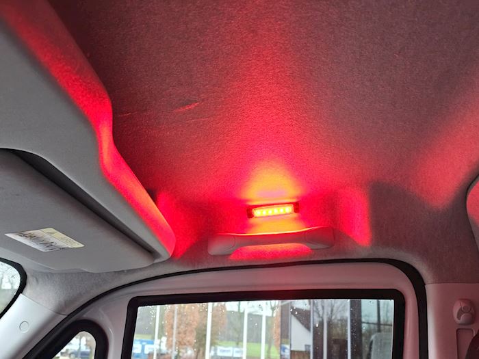 Image 28 - Iveco Daily 3,0 8 Pallers Closed box