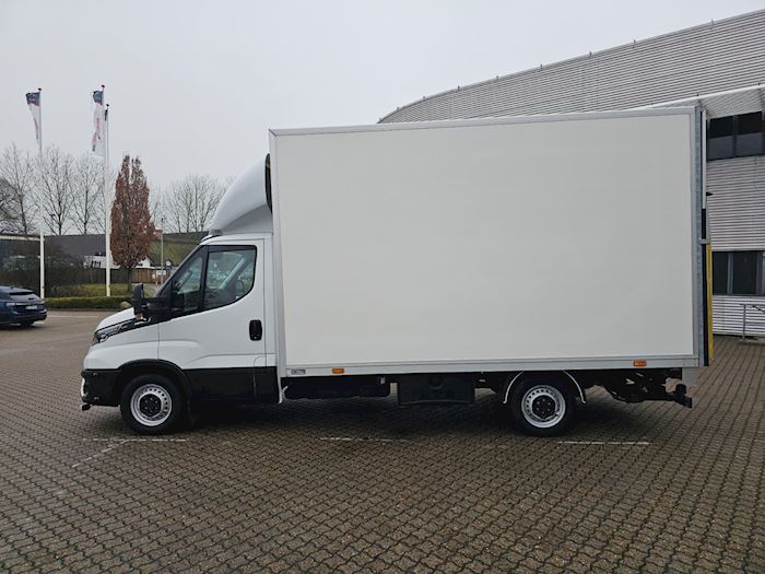 Image 2 - Iveco Daily 3,0 8 Pallers Closed box