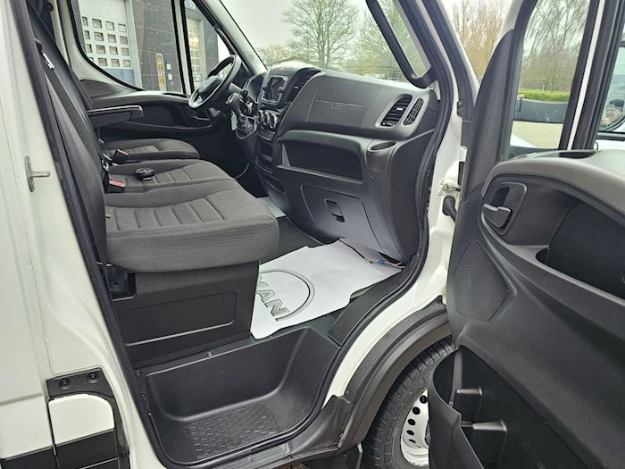 Image 21 - Iveco Daily 3,0 8 Pallers Closed box