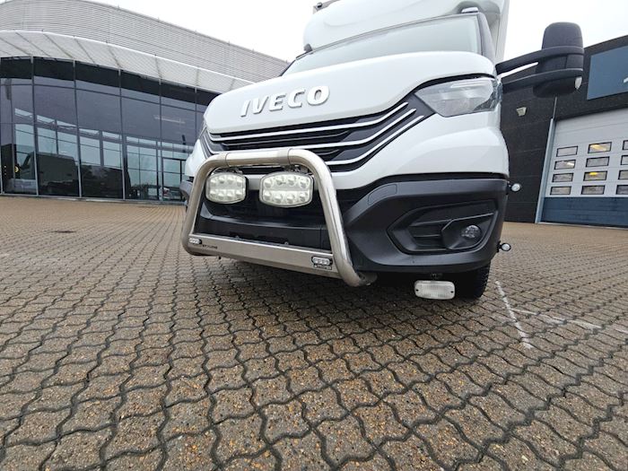 Image 19 - Iveco Daily 3,0 8 Pallers Closed box