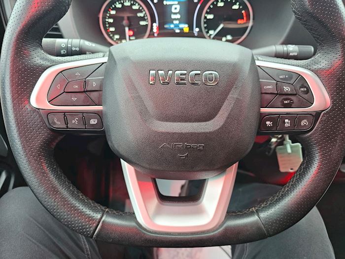 Image 36 - Iveco Daily 3,0 8 Pallers Closed box