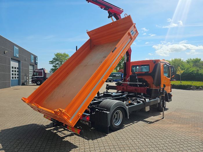 Image 7 - MAN TGL 8.220 Tipper/crane
