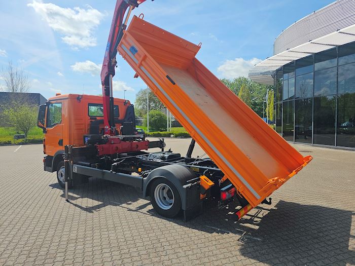 Image 6 - MAN TGL 8.220 Tipper/crane