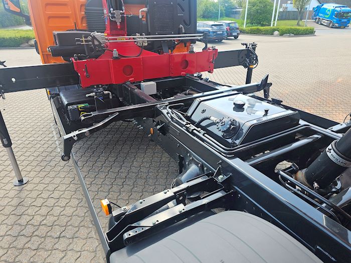 Image 28 - MAN TGL 8.220 Tipper/crane