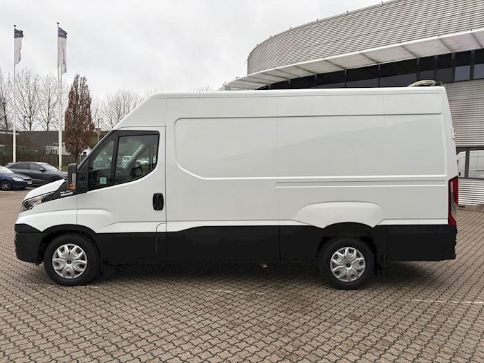 Billede 2 - Iveco Daily 2.3D 35S13 12M3 Aut Kassevogn