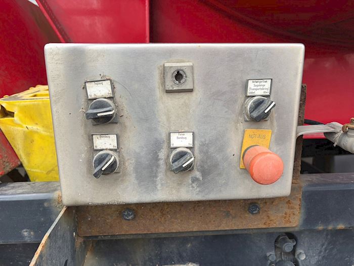 Image 12 - Robort ZFG220 Tank