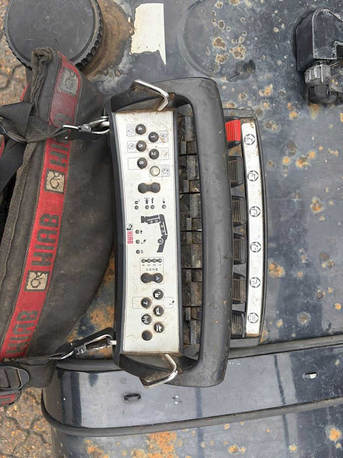 Bild 7 - MAN TGA 26.320 Abroller/Kran