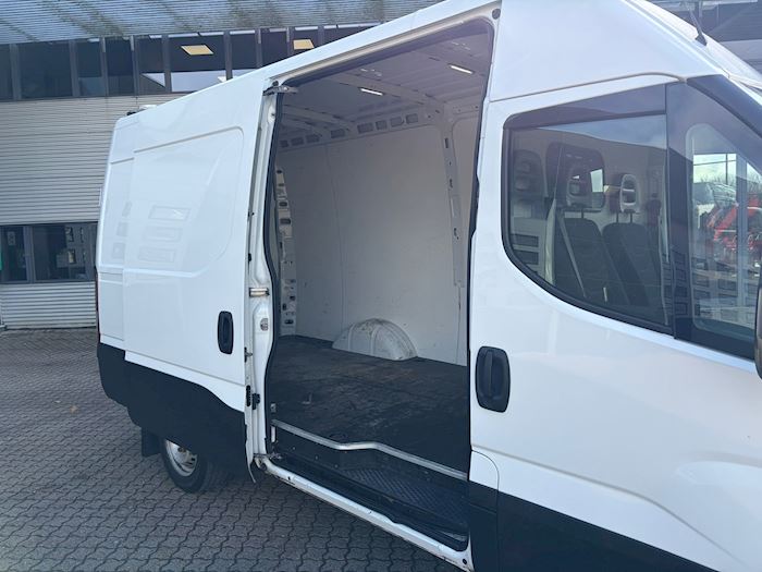 Bild 10 - Iveco Daily 2.3D 35S13 12M3 Aut Kastenwagen