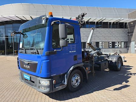 MAN TGL 12.220 BL, Pulley/crane