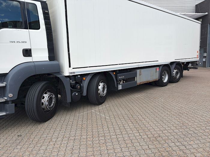 Image 10 - MAN TGS 35.320 Closed box