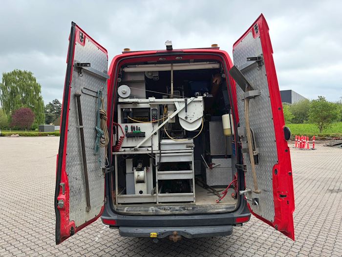 Image 8 - Mercedes Sprinter - Kloak TV bil Closed Box