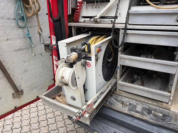 Image 10 - Mercedes Sprinter - Kloak TV bil Closed Box