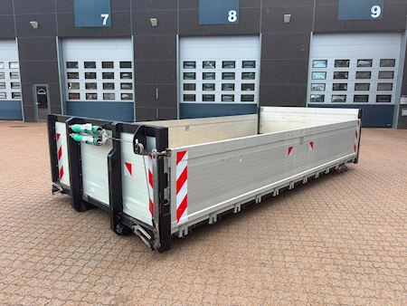 Sawo Pendellad, Container