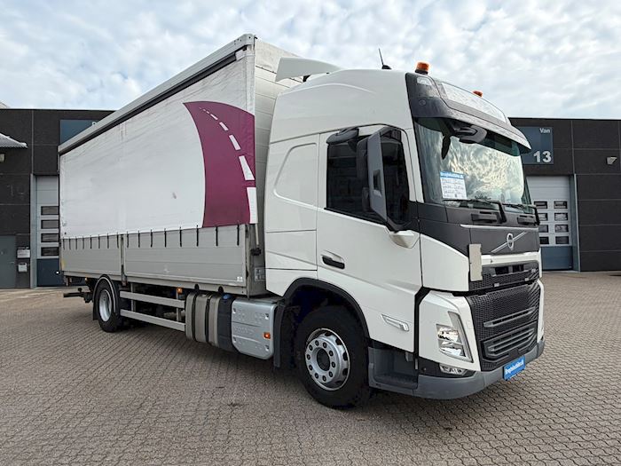 Image 2 - Volvo FM330 4X2 Tent