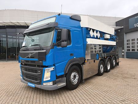 Volvo FM500 8X2-6, Saugwagen