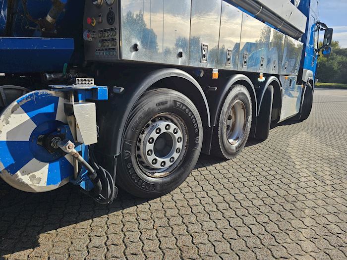 Bild 35 - Volvo FM500 8X2-6 Saugwagen